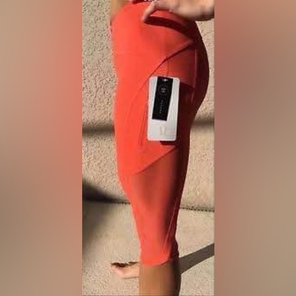 Lululemon crops - Picture 3 of 3